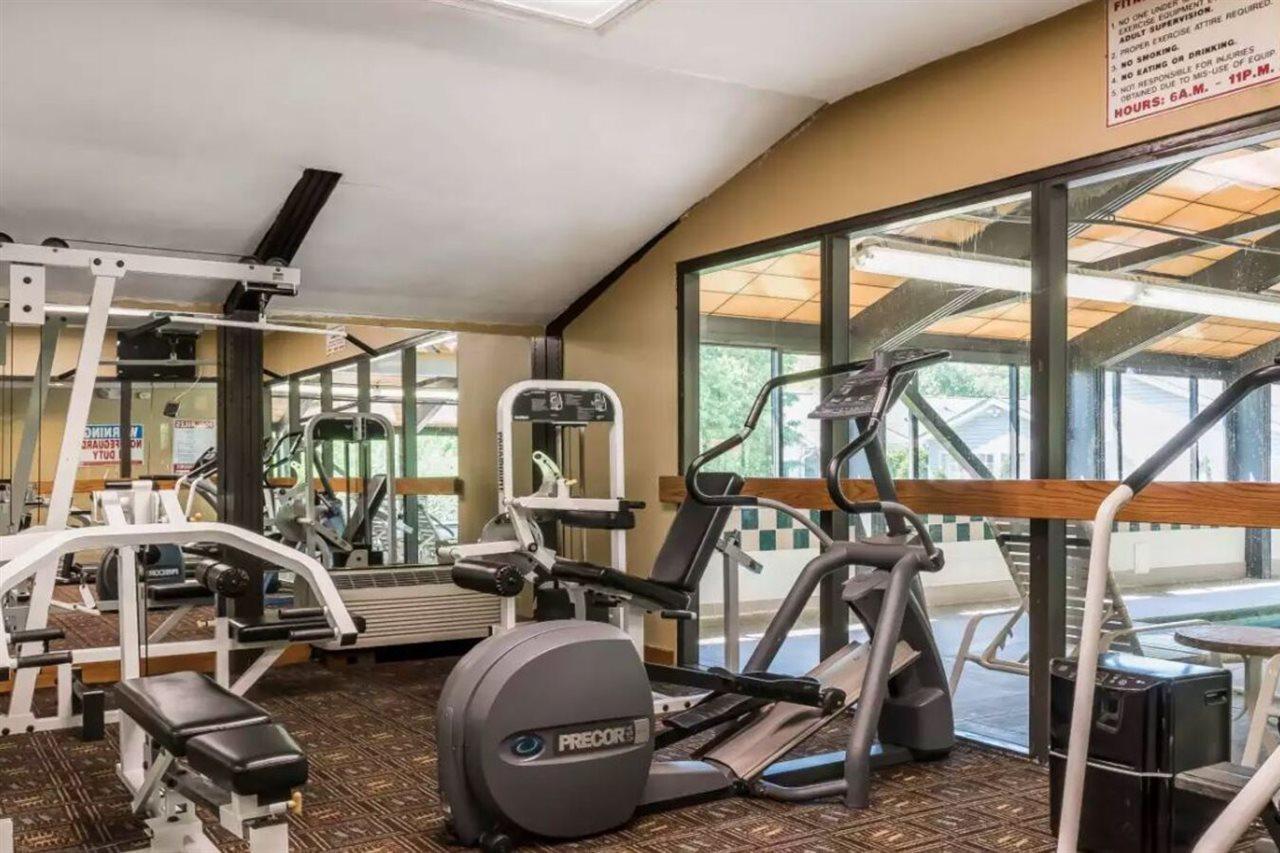 Comfort Pine Grove I-81 Hershey Area 3*